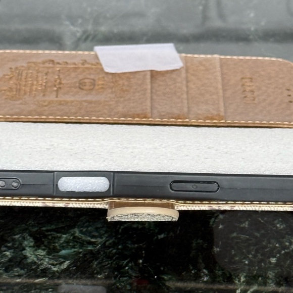 Gucci knockoff iP16 Pro Monogram Phone Case - Picture 5 of 13